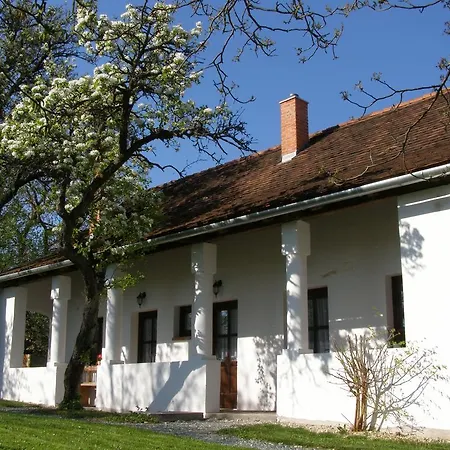 Orsegi Tornacos Vendegfogado Gasthuis 3*