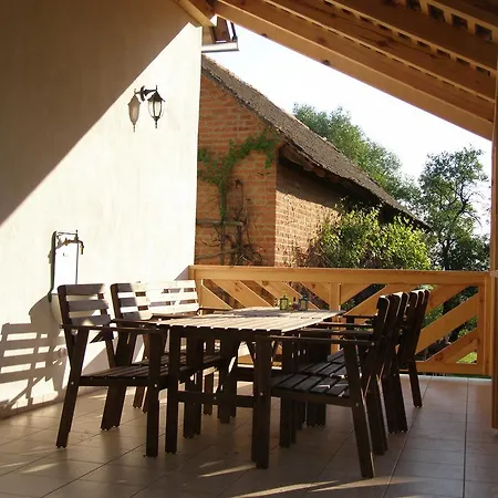 Gasthuis Orsegi Tornacos Vendegfogado Felsőszenterzsébet